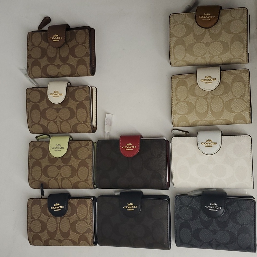 Coach C0082 Medium Corner Zip Wallet In Signature Canvas Choose your color !
